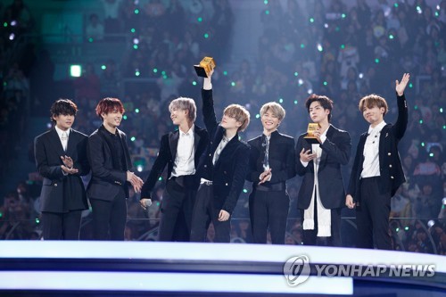 BTS, 美빌보드 '올해 톱 아티스트' 15위…그룹부문 2위