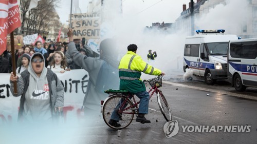 佛 연금개편 총파업 해법 '오리무중'…성탄 연휴 교통대란 우려