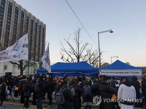 故문중원 기수 시민대책위 출범…정부서울청사 앞 시민분향소(종합)