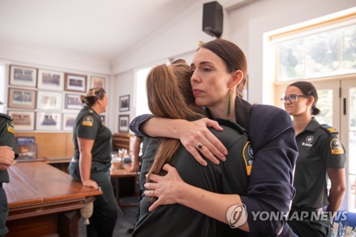 뉴질랜드 화산분출 사망자 6명으로 늘어…실종자 8명도 사망추정