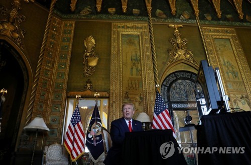 마러라고 리조트서 2주 보내는 트럼프…참모들은 좌불안석