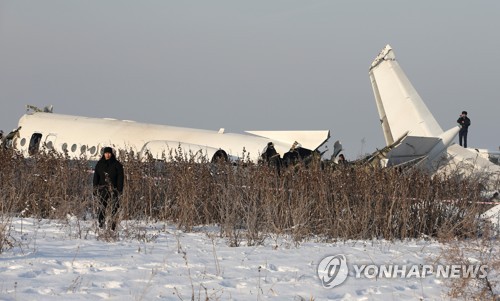 카자흐 여객기 이륙직후 추락…탑승 98명 중 최소 12명 사망(종합3보)