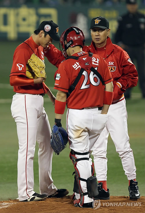 '은사' 김성근 "SK 왕조 만든 김광현, MLB에서도 날아올라라"