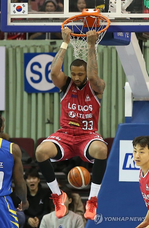 '코트의 악동' 길렌워터, 전자랜드 입단…4시즌 만에 KBL 복귀