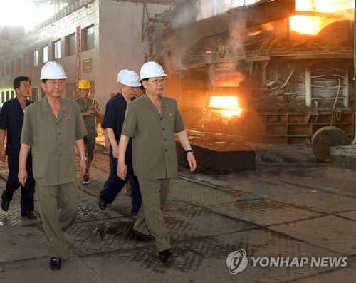 "수출 제재로 북한 석탄·철광석 산업 치명적 타격"