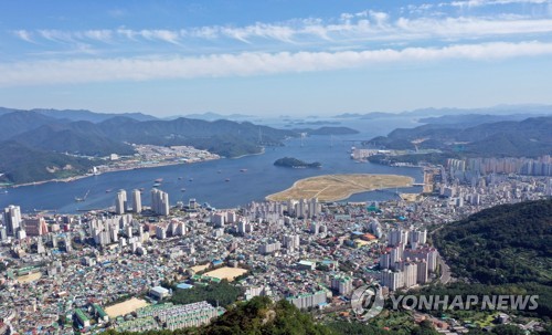 경남 어제보다 따뜻한 날씨…건조주의보 해제