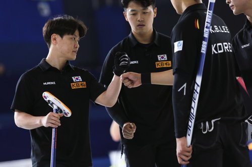 '아시아 최강' 남자컬링 "베이징올림픽 자력 진출하겠다"