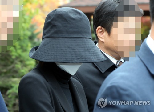 '마약 밀반입' 홍정욱 딸 집행유예…보호관찰도 명령