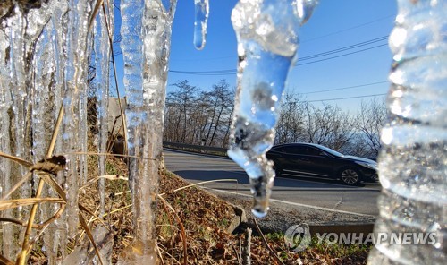 "너무 춥네" 강원지역 올겨울 최저기온…대관령 영하 15.5도