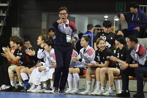 여자핸드볼 강재원 감독 "독일전 총력"…'죽음의 조' 1위 노린다