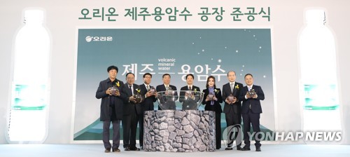 제주 용암수 공수화 논란…제주도 "공급 끊겠다"