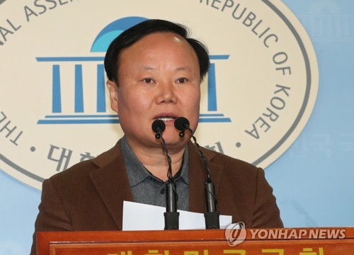 '친박 핵심' 전략가 김재원, '정책 사령탑'으로 컴백