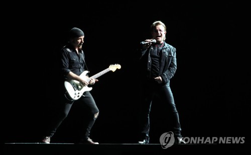 "평화의 길은, 하나가 될 때" 고척돔 울린 U2의 '원'(종합)