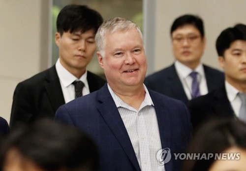 美 비건 대북특별대표 한국 입국…쏟아진 질문에 '묵묵부답'