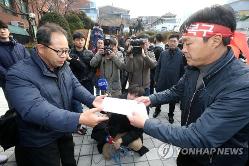 비주택 산불피해주민들 "보상요율 인정 못 해…별도 협상하라"