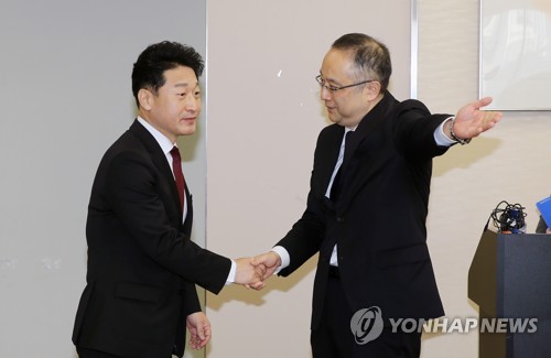 수출규제 일부 완화에 日신문 "일본기업 수고 줄어들 것"