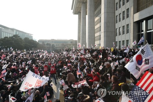 與, 국회 폭력사태 관련 황교안·심재철·조원진 등 경찰 고발