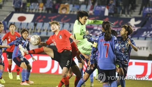 '아! PK 실점'…일본에 패한 한국 여자축구, E-1챔피언십 준우승