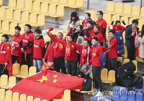 중국과 '축구전쟁' 한복판서 '광복홍콩' 외친 홍콩 팬들