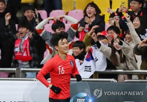 한국의 첫 골도, 우승 확정 골도…동아시안컵은 '황인범의 대회'