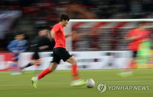 중국 FA컵 우승으로 2전3기 해낸 최강희 "집 떠나지 마세요"