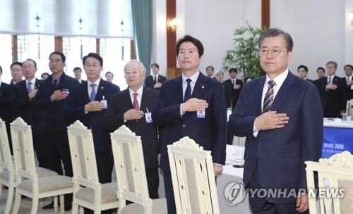 "일자리 하나라도 더"…文대통령, 집권 하반기 '체감경제 올인'