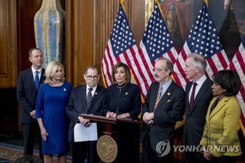 '상원 심리는 언제쯤'…트럼프 탄핵심판 절차 기싸움 '점입가경'(종합)