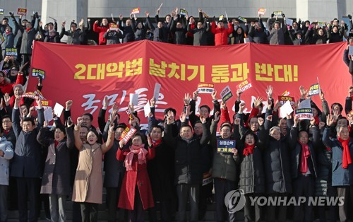 "공천 배제"-"사천 말라"…한국당 '험지 공천' 갈등 분출