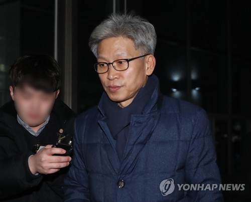 송병기 12시간 조사받고 귀가…검찰, 선거 개입 수사 확대