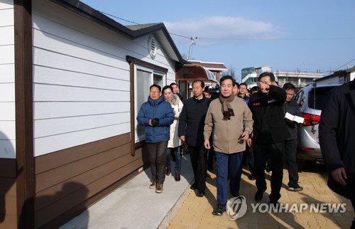 강원 고성 네번째 찾은 이총리 "산불백서 내 교훈 삼겠다"