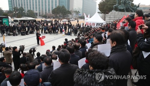 '패스트트랙 상정'vs'필리버스터 장전'…파고 높아지는 대치정국