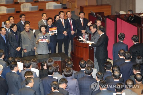 3년10개월 만의 필리버스터, 여야 15명 50시간 '교대' 토론(종합)