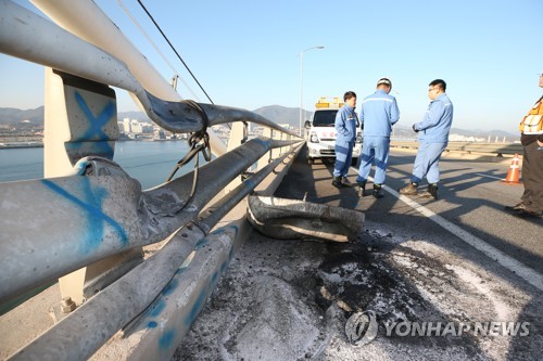 '광양제철소 폭발사고' 포스코 "사고 원인 철저히 파악"