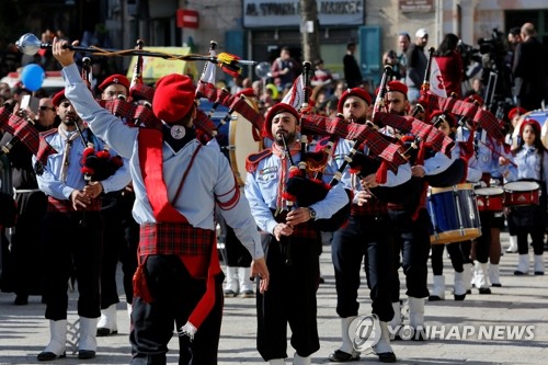 성탄 전야 맞은 베들레헴, 전세계 순례객들로 '넘실'