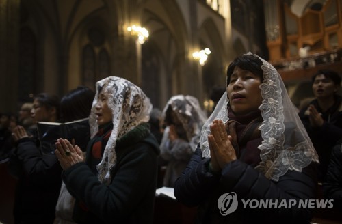 전국 곳곳 성탄 미사·예배…"자비와 은총을"(종합)