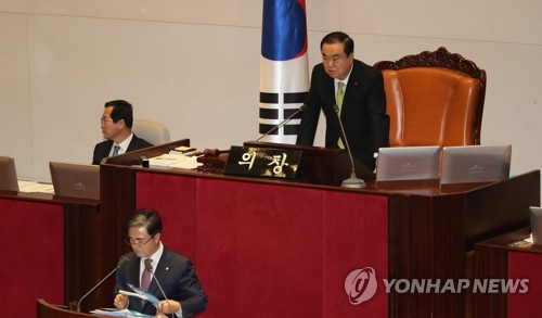 국회 필리버스터 자동 종료…패스트트랙 선거법 통과 '초읽기'