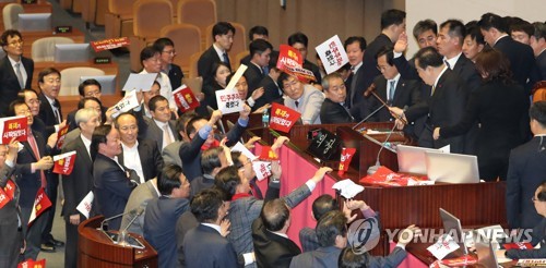한국당, 비례정당 창당 분주…당직자 대상 회비 10만원 모금