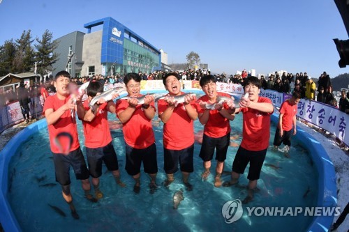 기해년 마지막 휴일…전국 해돋이 명소·스키장 '북적북적'