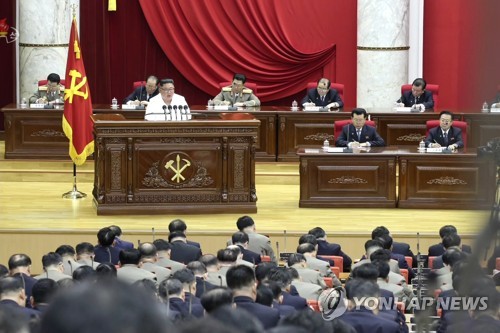 北김정은 '공세적 정치외교·군사조치' 보고…오늘도 전원회의(종합)