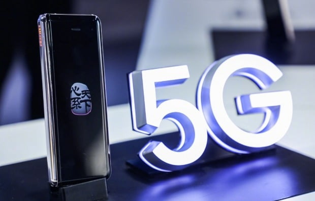 삼성전자가 캐나다 5G 시장에 진출한다. 사진은 삼성전자가 중국에서 공개한 갤럭시 폴드 5G 모델. 사진=연합뉴스