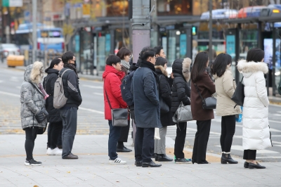 "출근길 찬 바람 추워요"…서울, 아침 체감온도 영하 4도