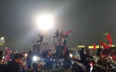 베트남, 인도네시아 무찌르고 '통일 베트남' 최초로 동남아 왕좌 올라 '박항서 매직'