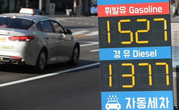 전국 주유소 휘발유 가격이 5주 연속, 경유 가격은 한 달째 상승을 이어갔다. 사진=연합뉴스