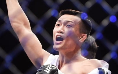 [UFC 부산] 정찬성, 에드가에 '1라운드 TKO승'