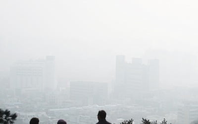 [날씨] 희뿌연 크리스마스 이브…맑은 가운데 미세먼지 '기승'