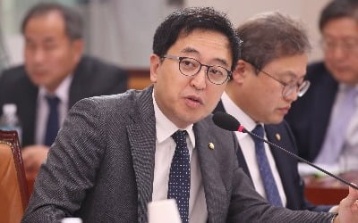 민주당 금태섭, 소신있는 공수처법 기권표에 비난 쇄도…與 "금태섭, 조치 검토"