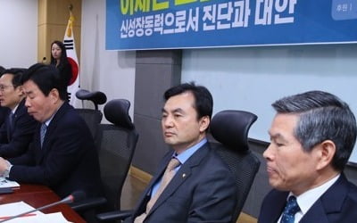 정경두 "드론, 미래전장 핵심무기…디지털 강군 건설 매진"