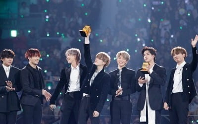 BTS, 美빌보드 '올해 톱 아티스트' 15위…그룹부문 2위