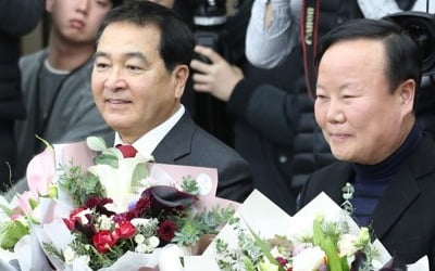 한국당 원내대표에 '비주류' 5선 심재철…정책위의장 3선 김재원