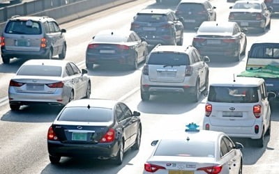 내년 車보험료 3.8% 안팎 인상 전망…"제도개선 효과 반영"